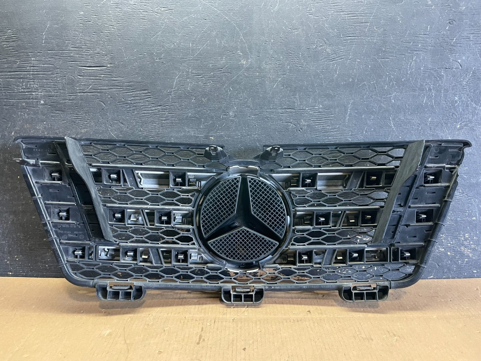 2008 to 2010 Mercedes-Benz GL-Class GL550 Front Grille Grill AA22506