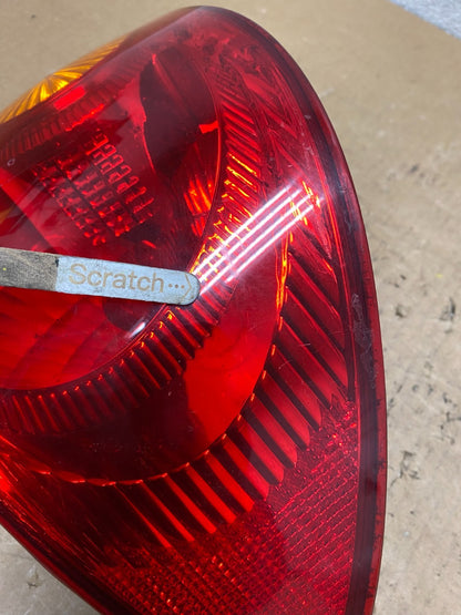 2003 to 2005 Toyota Corolla Left Driver Lh Side Tail Light V5182 DW4