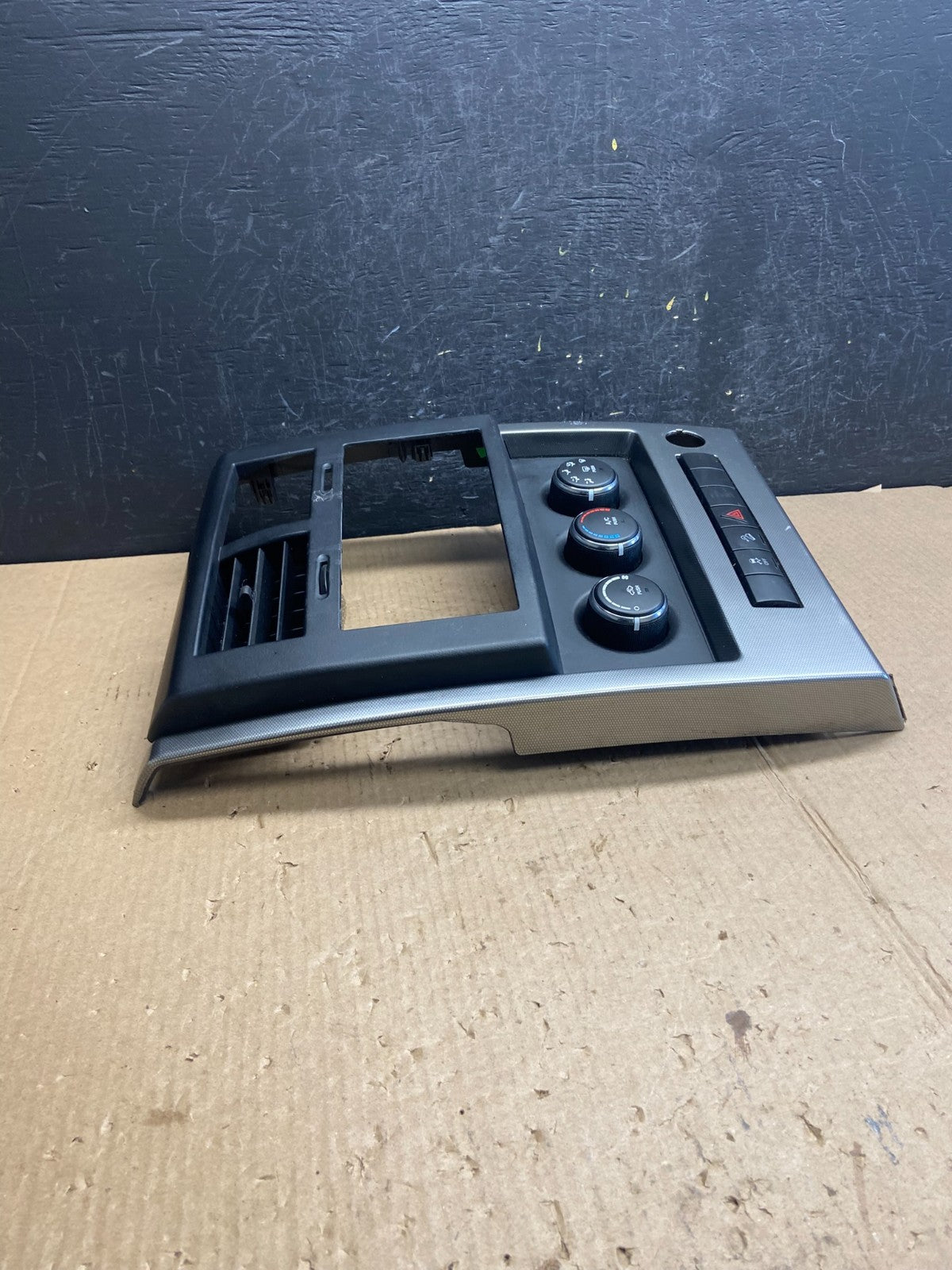 2008 to 2012 Jeep Liberty Dash Climate Temperature Control Radio Bezel AE3860 DG1