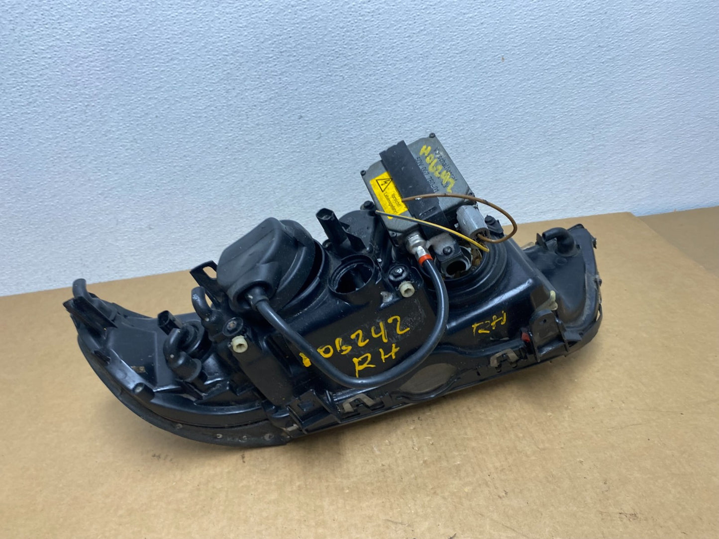2001-2003 BMW E39 5 Series Headlight Right Passenger Side XENON OEM AC1779 DW5