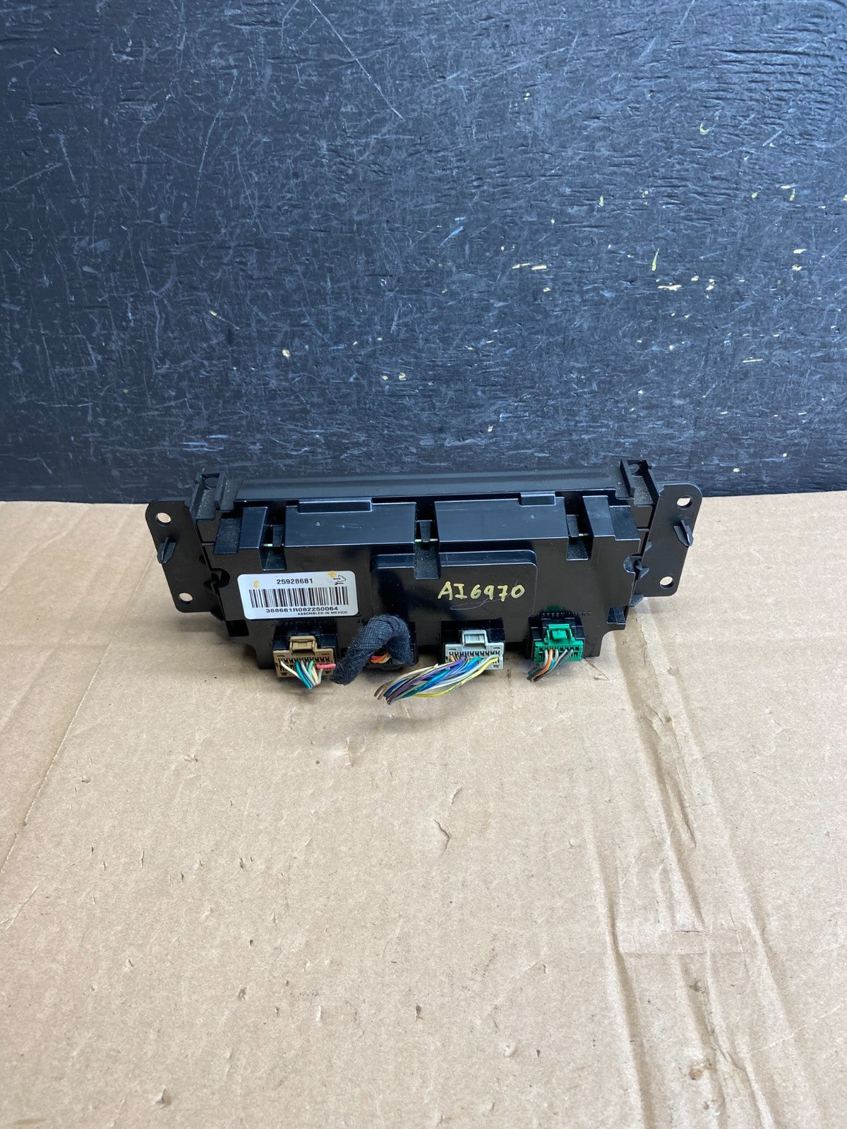 2007 to 2011 Cadillac Escalade AC Heater Climate Control Panel AI6070 DG4