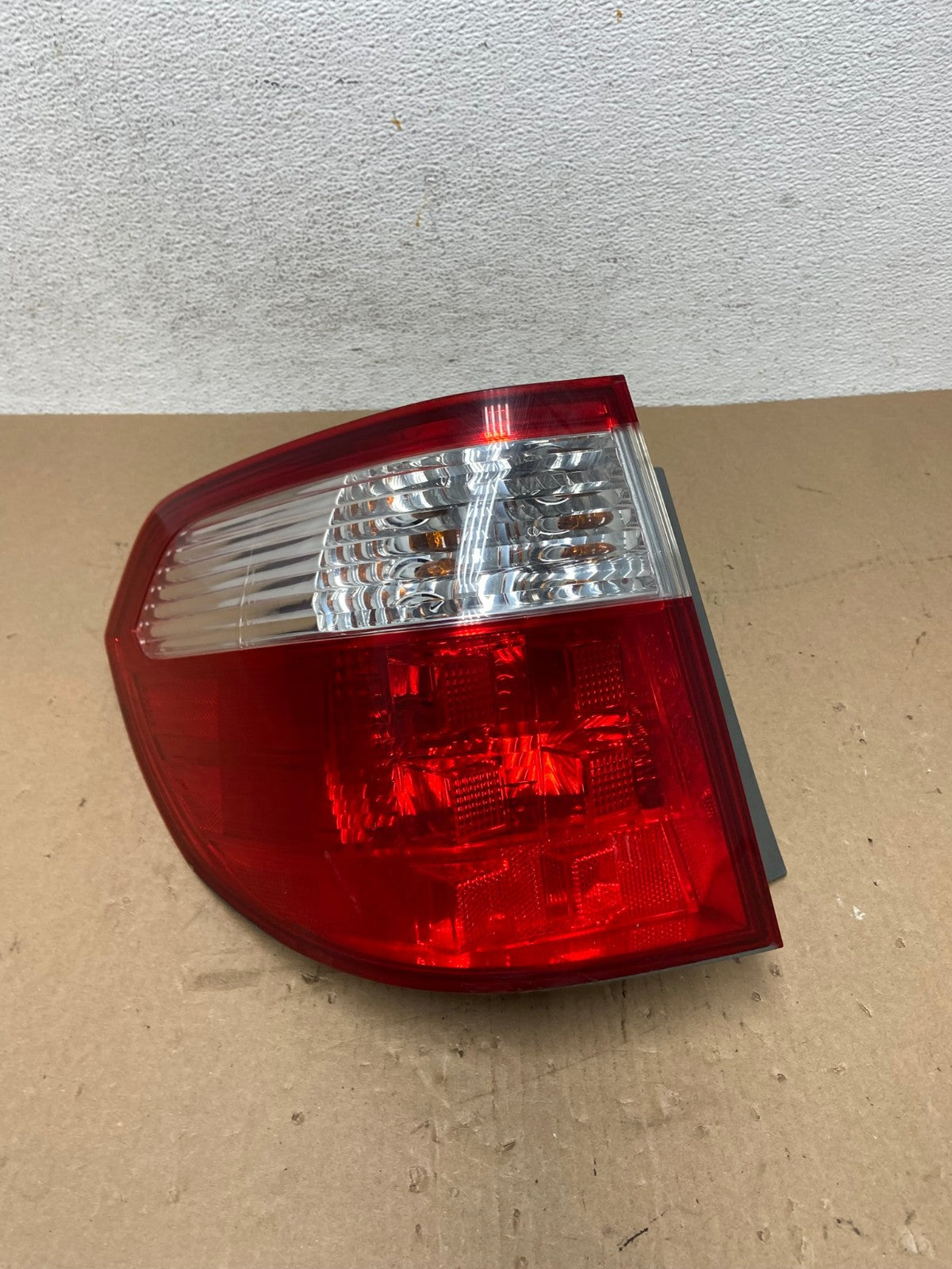 2005 2006 2007 Honda Odyssey Left Driver LH Side Tail Light AD67681 LK0
