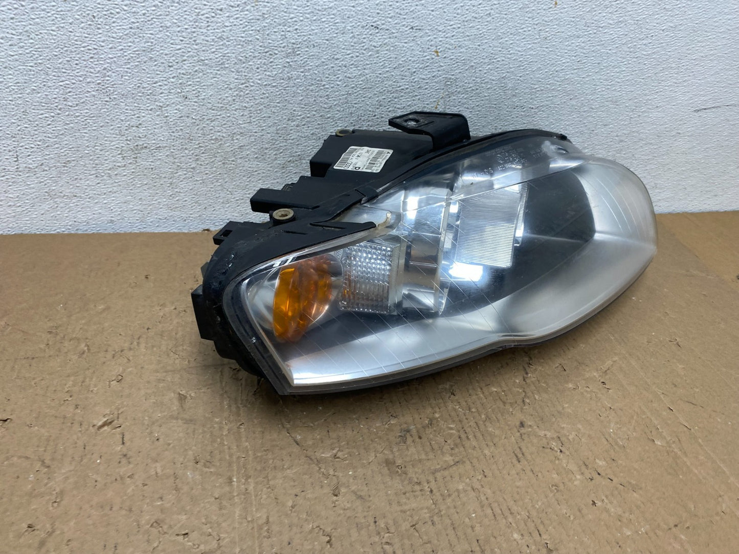 2005 2006 2007 2008 Audi A4 Right Passenger RH Halogen Headlight AD8232 DW2