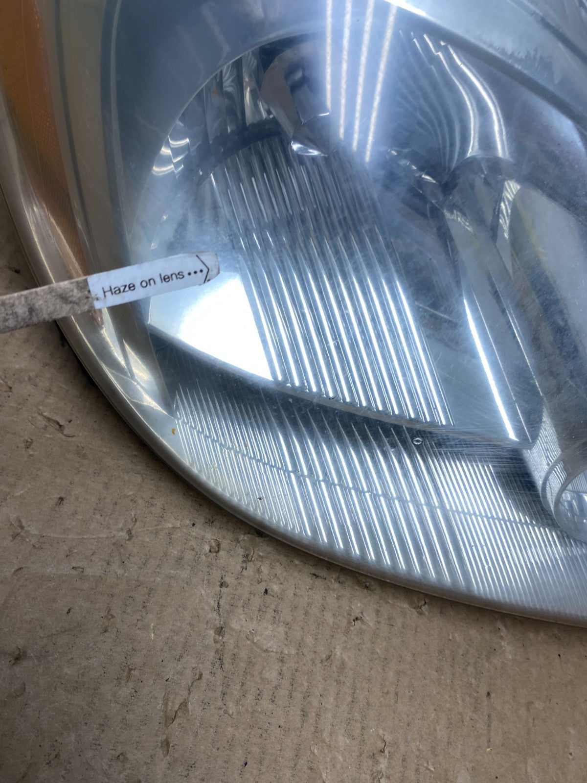 2004-2005 Toyota Sienna Right Passenger Xenon Headlight AG0553 DW4