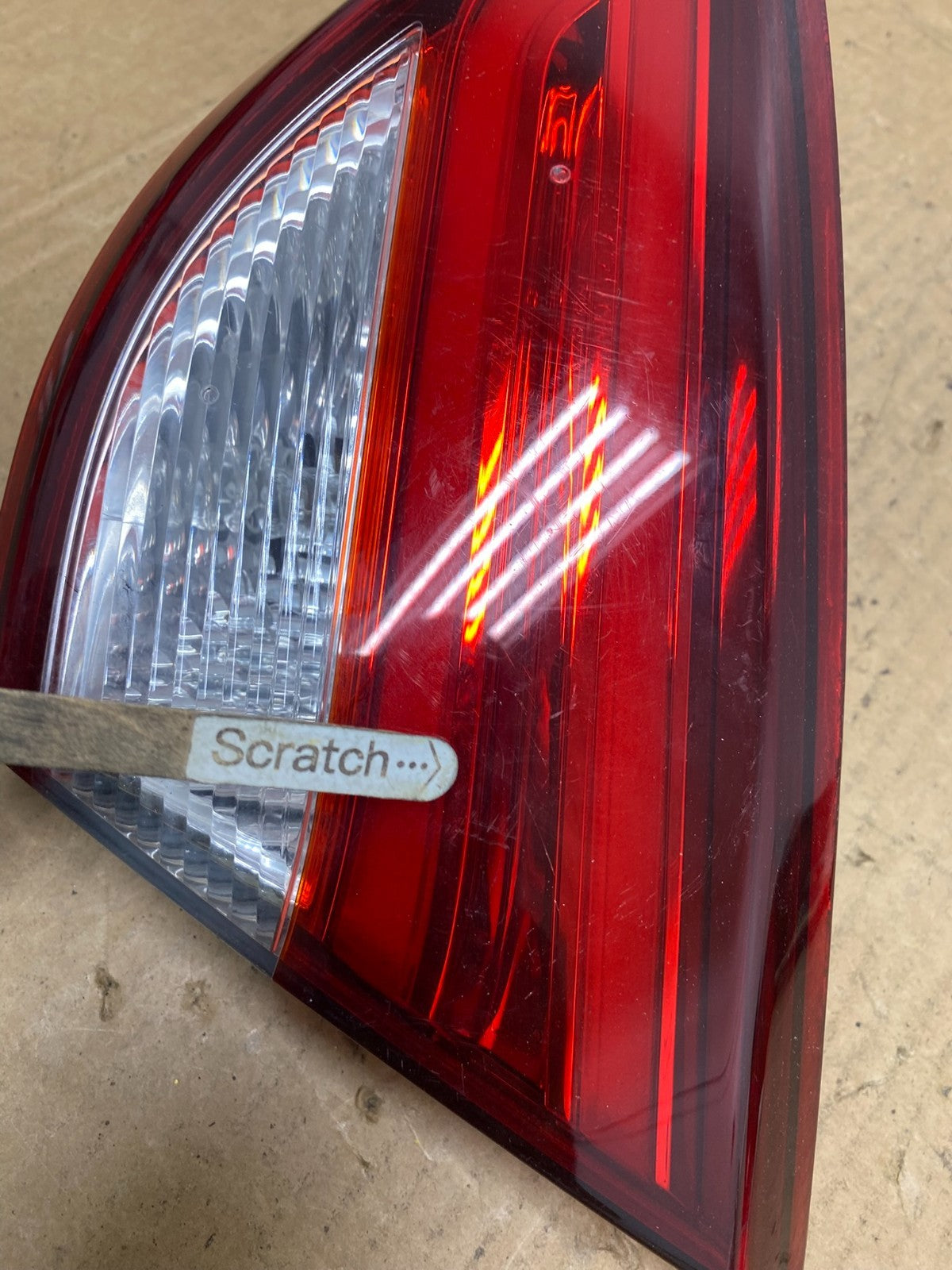 2015 to 2017 Chrysler 200 Sedan Right Passenger  Inner Tail Light Oem Q7518 DW3