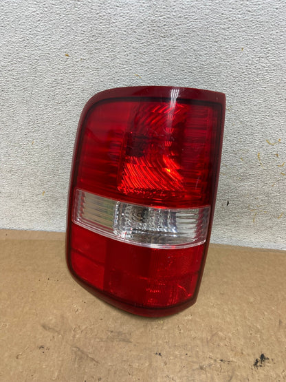 2004 to 2008 Ford F150 F-150 Left Driver LH Side Tail Light AI3547 LK0
