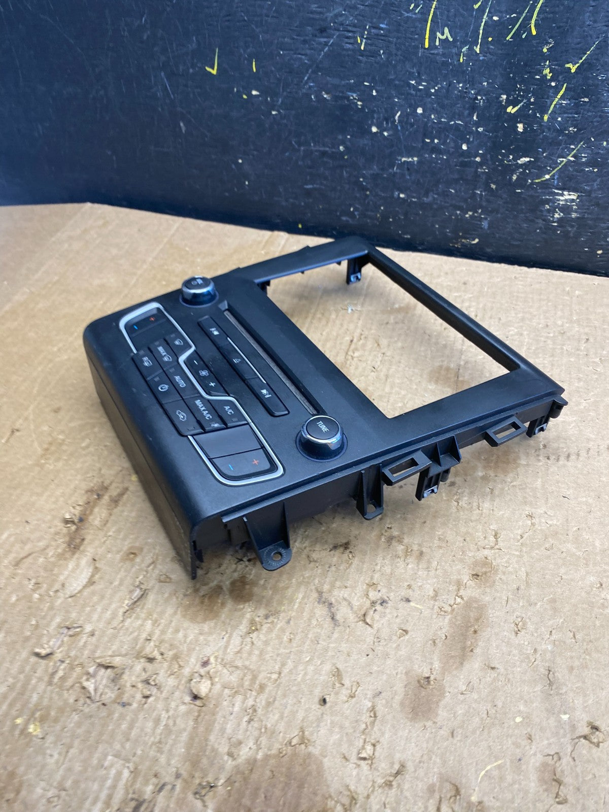 2017 to 2020 Ford Fusion Radio Climate Control A/C Control OEM z7148 DG2