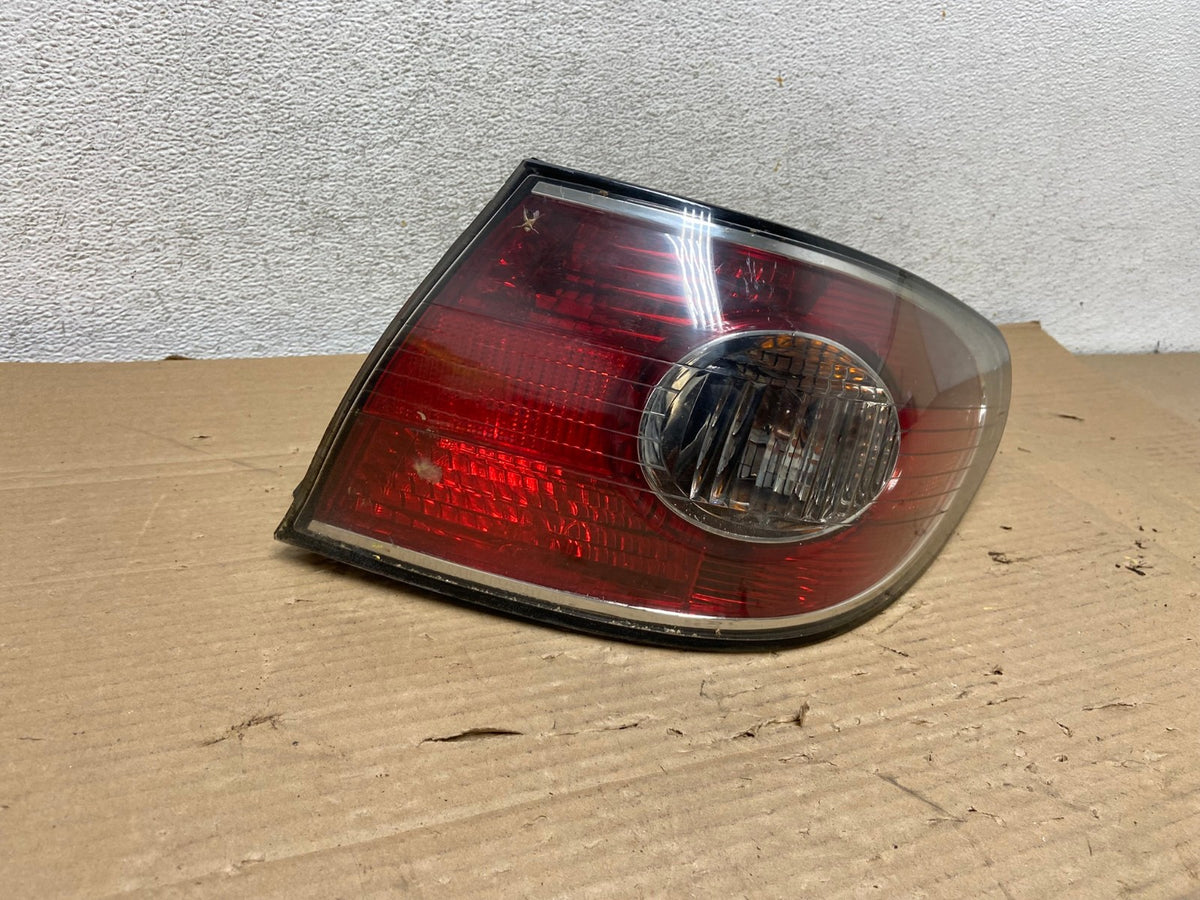 2002 to 2004 Lexus ES300 ES330 Right Passenger Side Tail Light AG9028 LK1