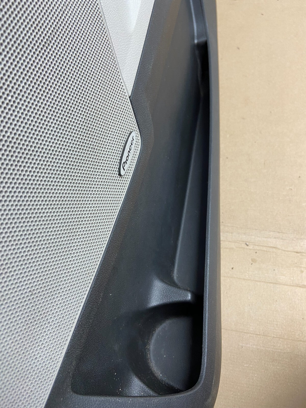 2012 to 2015 Chevrolet Equinox Front Right Passenger RH Door Panel C1230 DG3