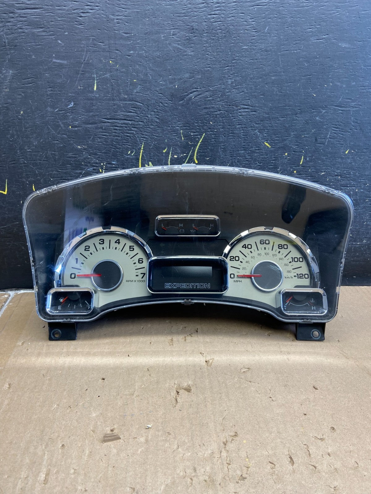 2010 2011 Ford  Expedition Speedometer Cluster Gauge Oem ab2037 DG0