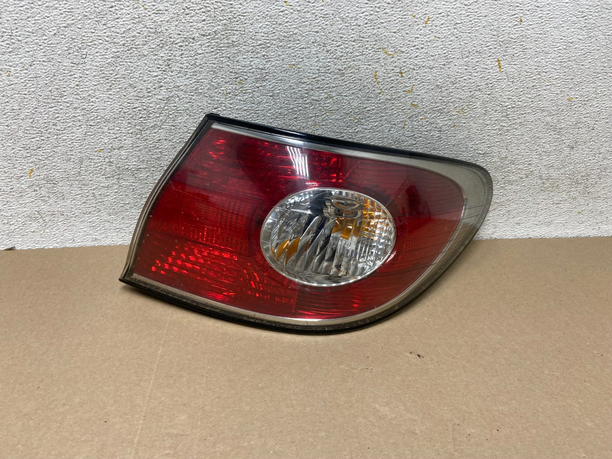 2002 to 2004 Lexus ES300 ES330 Right Passenger Side Tail Light AH6644 LK0