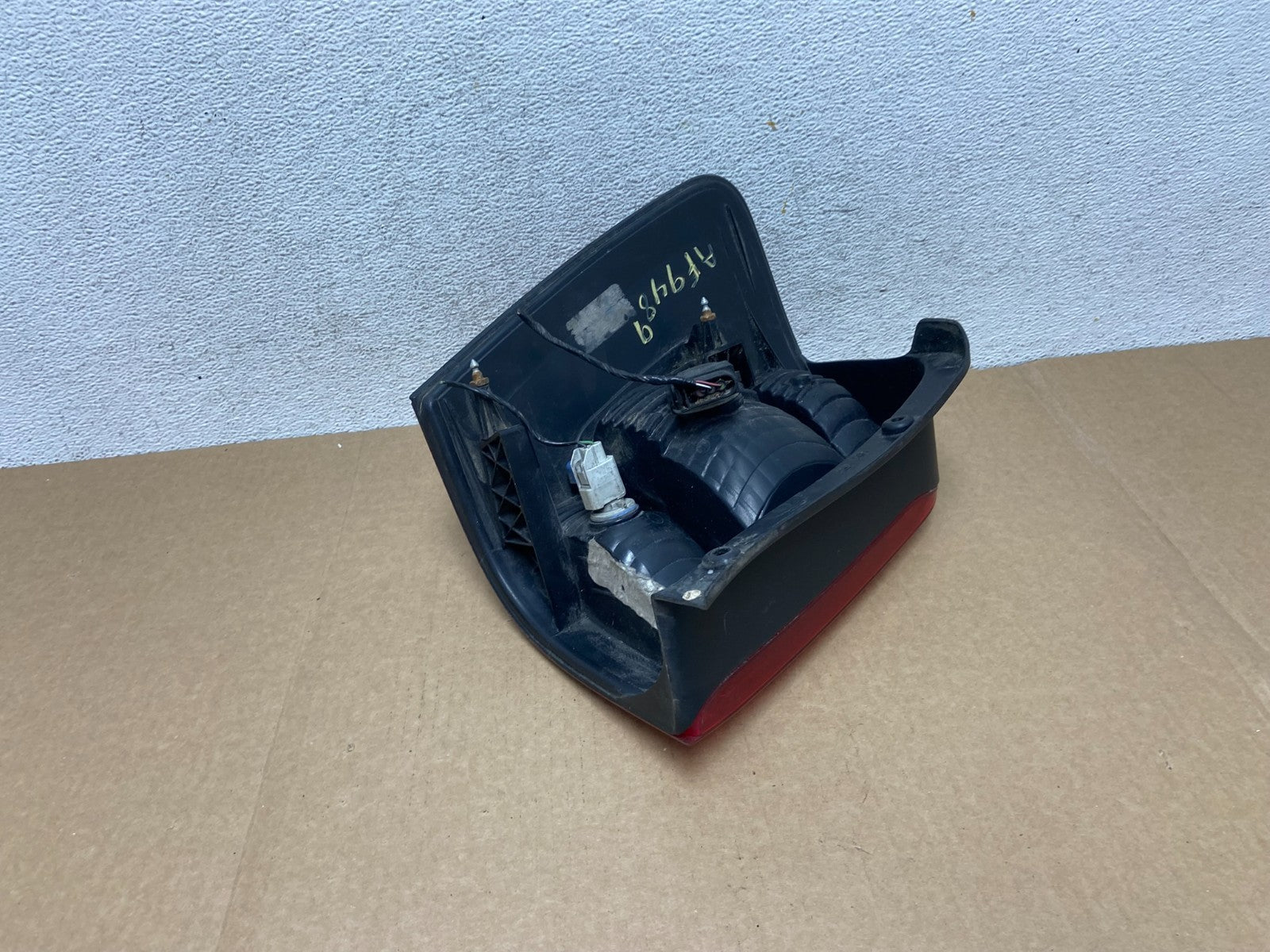 2008 to 2012 Ford Escape Right Passenger RH Side Tail Light AF9489 DW4