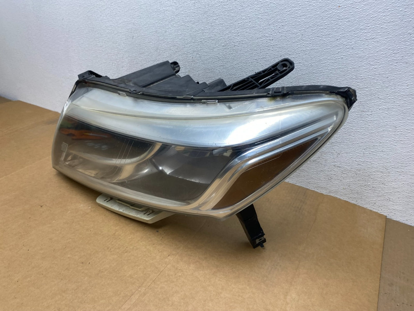 2013 to 2016 Nissan Pathfinder Left Driver LH Side Headlight Halogen AE29101