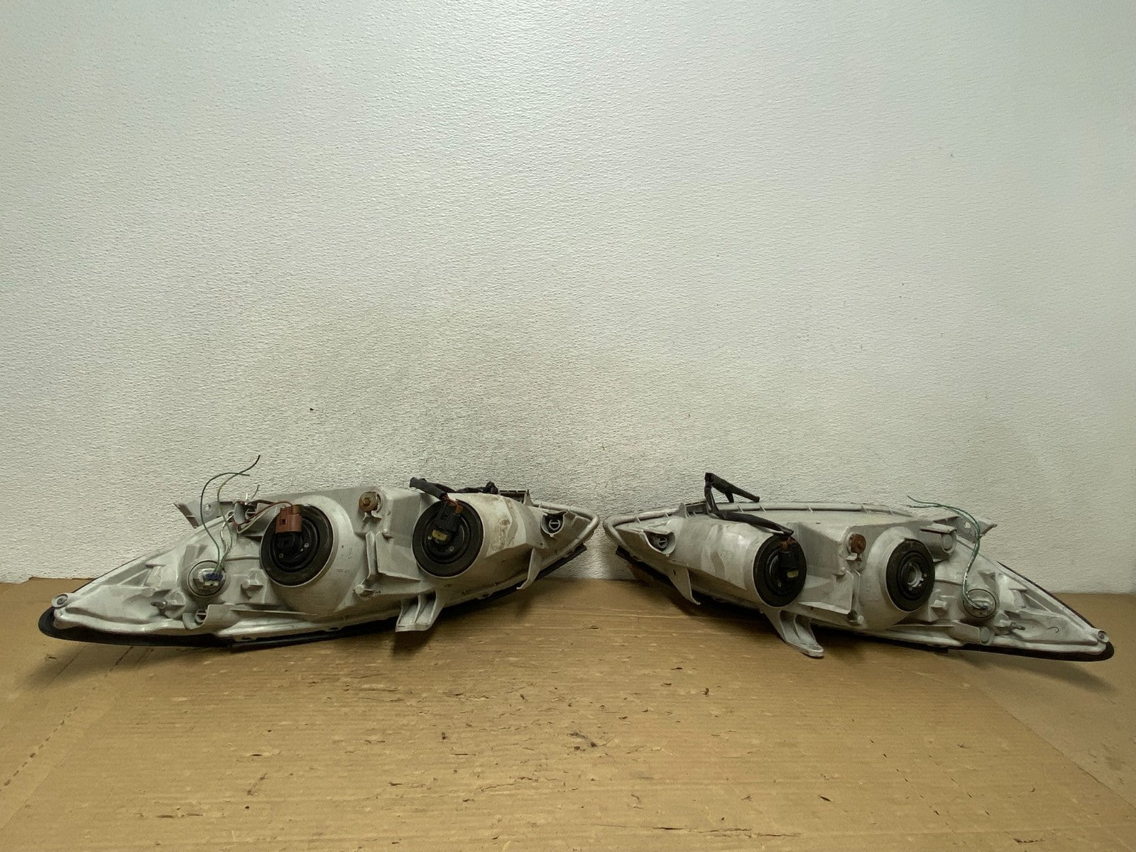 2002 2003 2004 Toyota Camry Left+Right Set Side Halogen Headlights AG8299 DW8