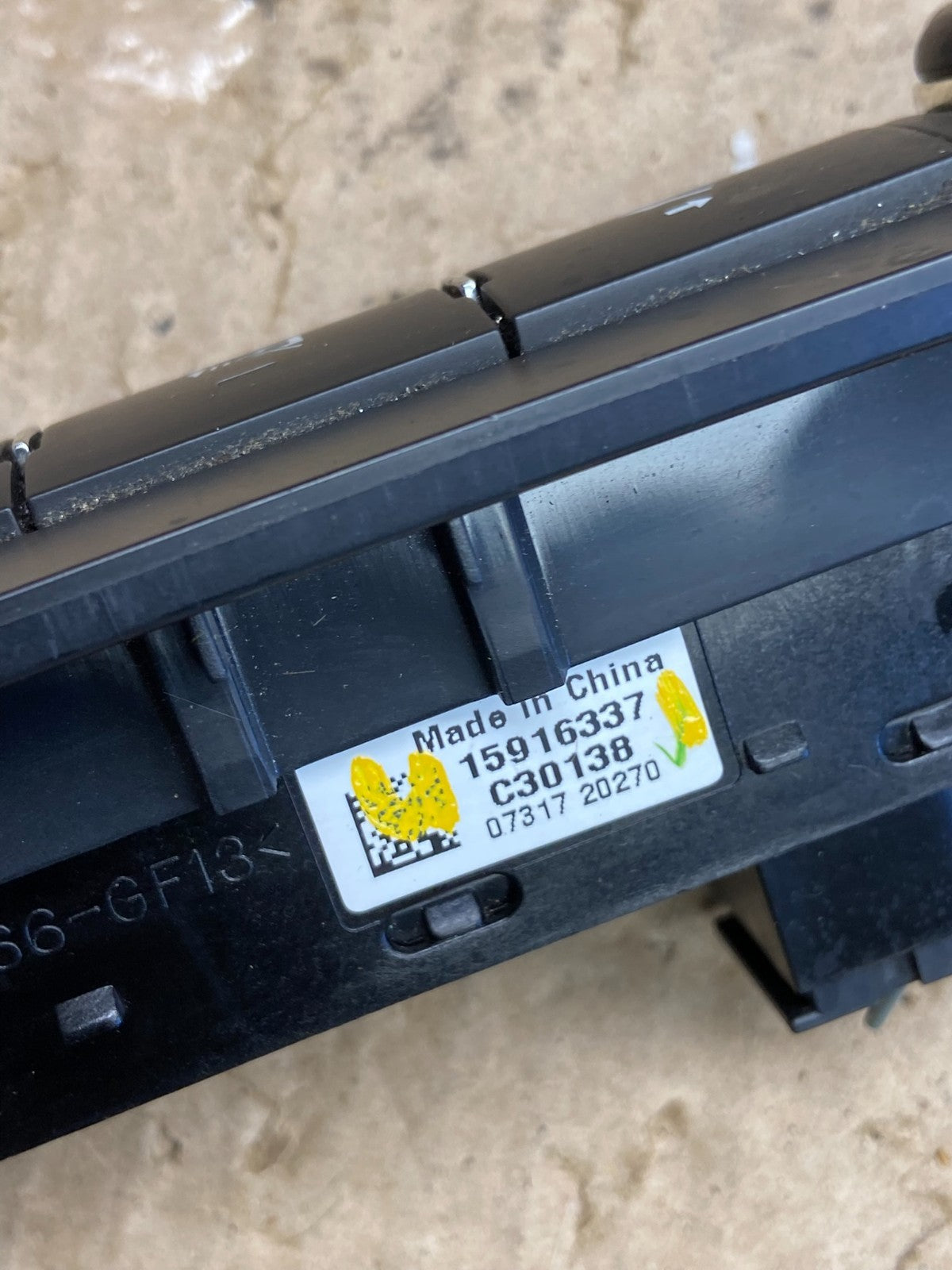 2007 - 2014 Chevrolet Tahoe Yukon Pedal Traction Control Switch AE1994 DG5
