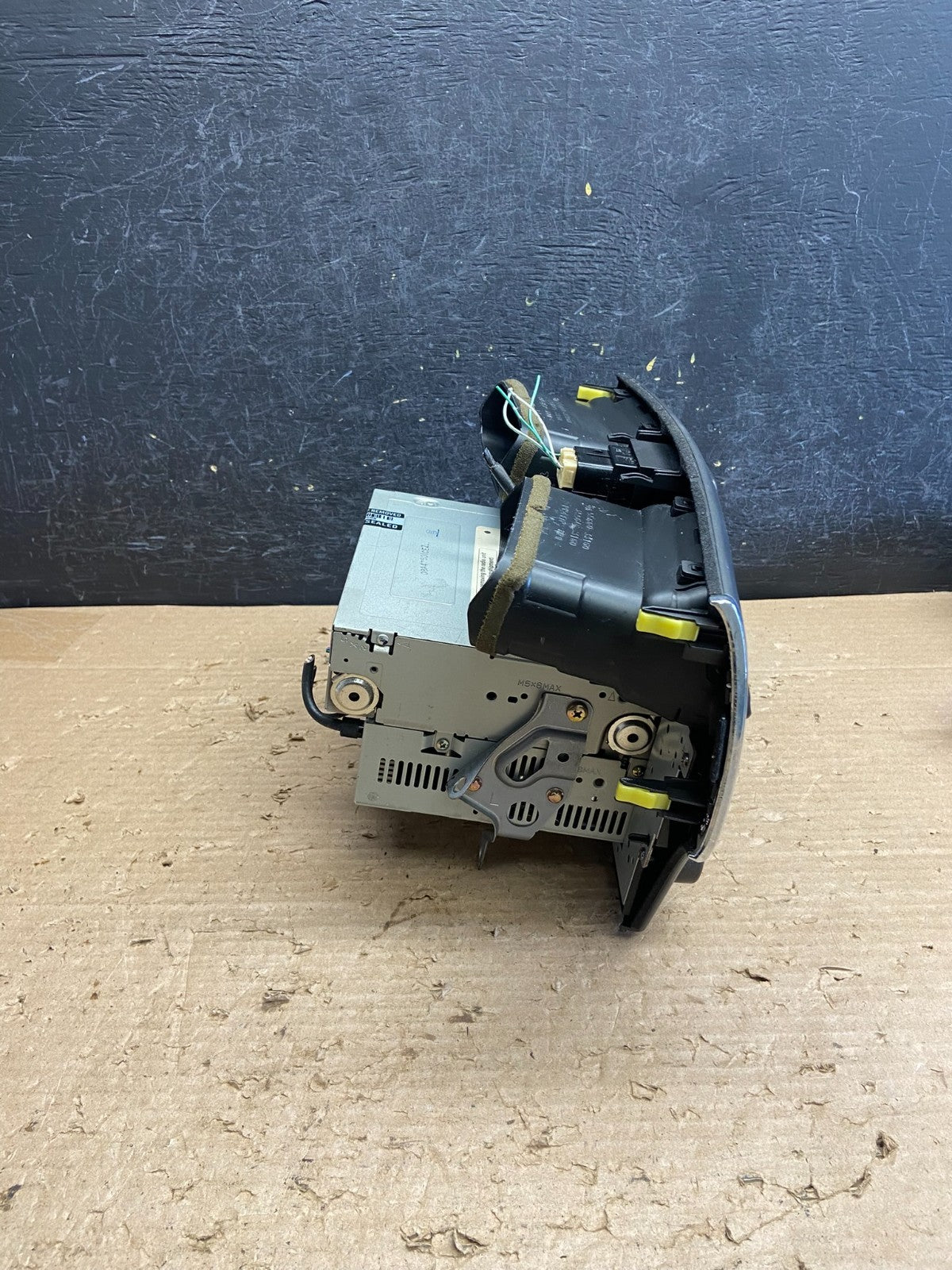 2004 to 2006 Lexus ES330 Es300 Radio Receiver Tape CD Air Vent AG8707 DG1