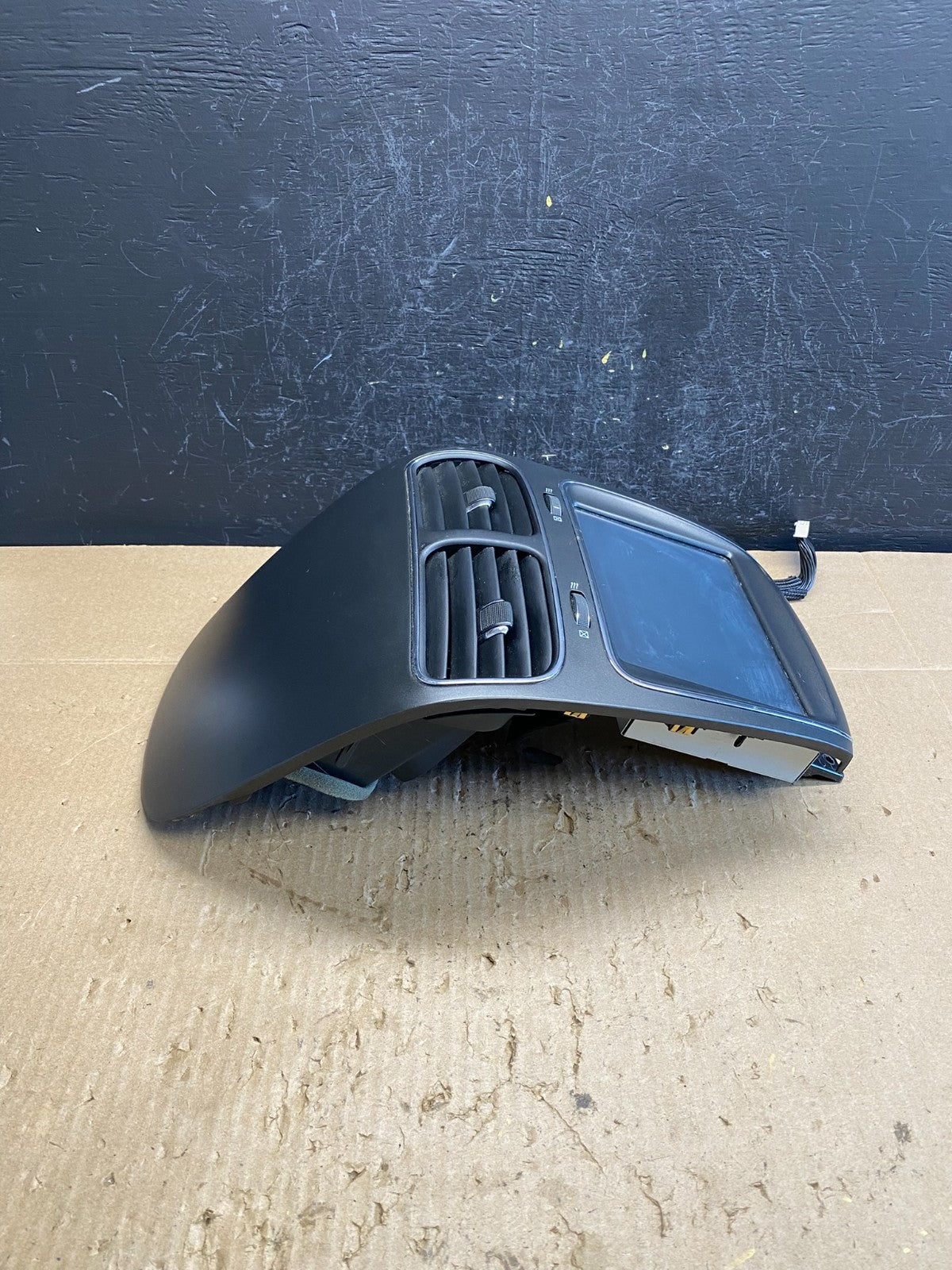 2011 to 2019 Dodge Journey 8.4 Radio Display Screen Air Vents AC9142 DG2