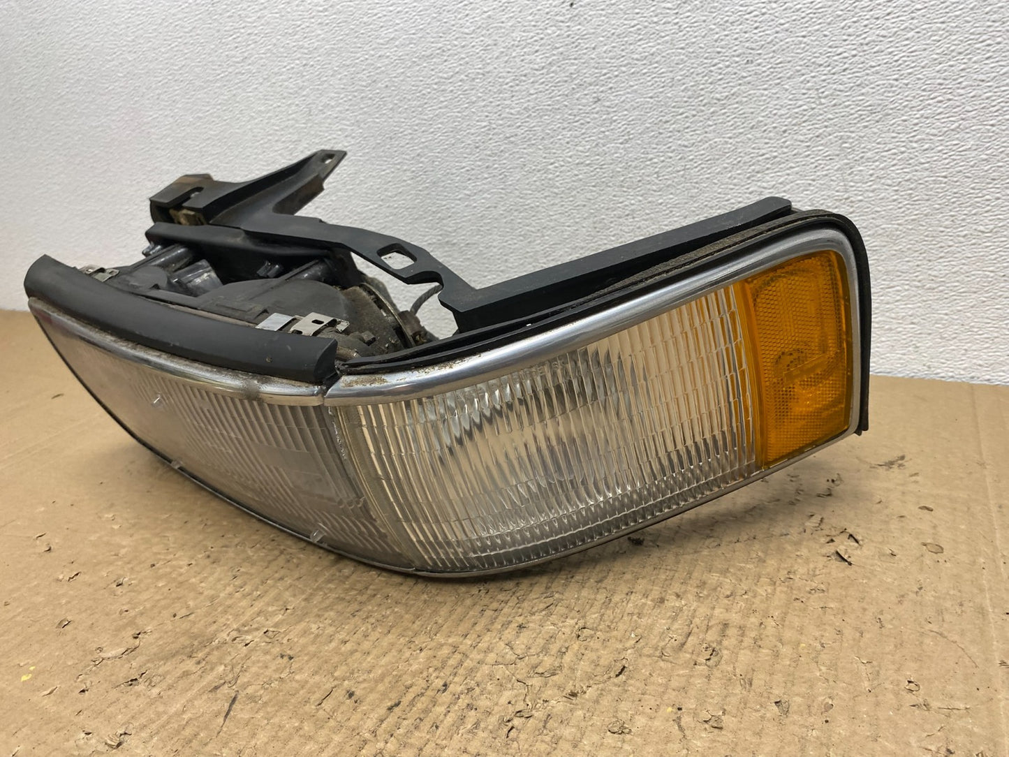 1994 1995 1996 Cadillac Deville Left Driver LH Headlight + Turn Signal AC4144 DW2