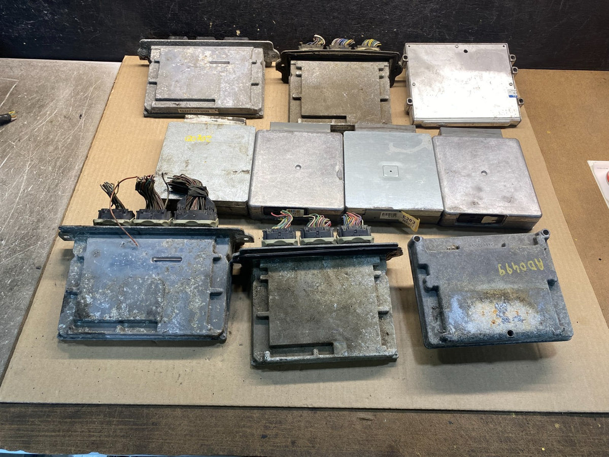 Mix of 10 Ford ECM Engine Computer Module AI4956 PS1
