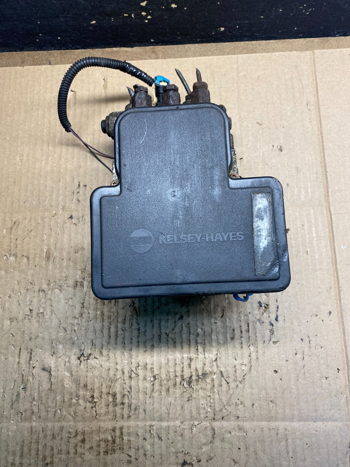 1998 to 1999 Chevrolet Suburban Anti-Lock Brake Pump/Module 12765501 AB27871