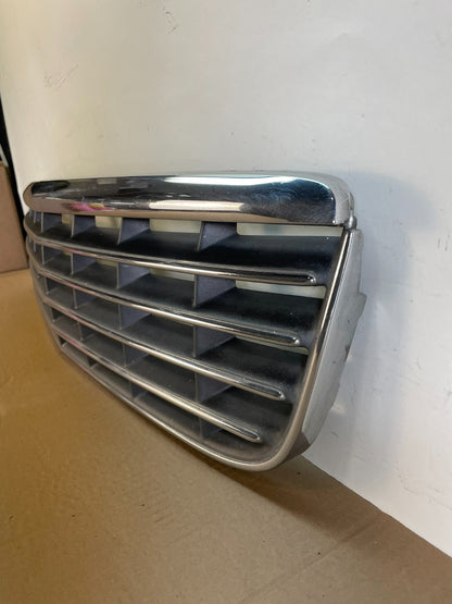 2000 to 2005 Cadillac Deville Front Hood Bumper Grille Grill AH6462 DG1