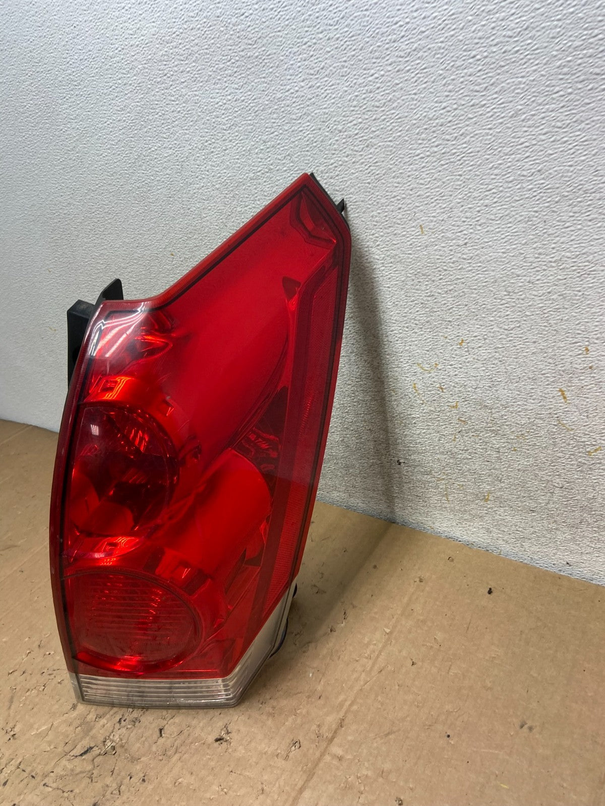 2004 to 2009 Nissan Quest Right Passenger RH Side Tail Light AI9317 LK1