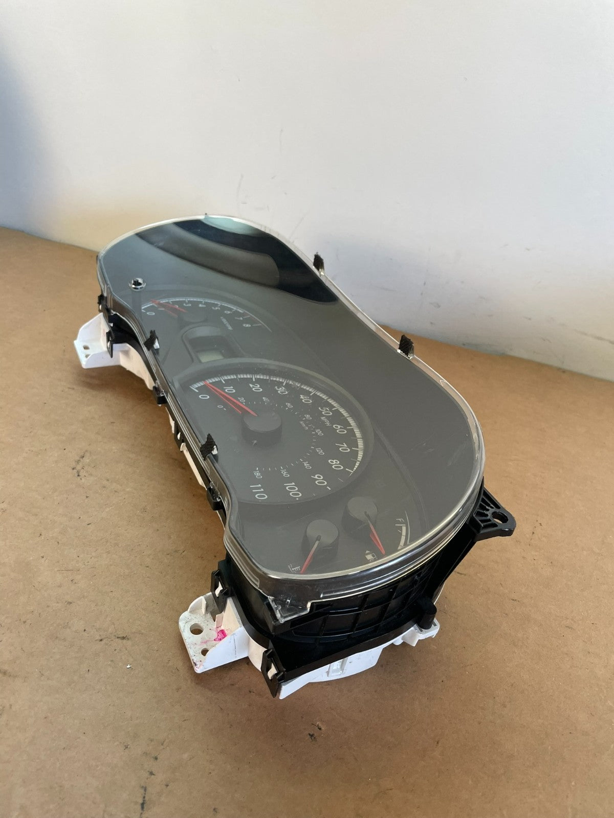 2011 2012 2013 2014 Toyota Sienna Speedometer Cluster Gauge AG0709 DW2