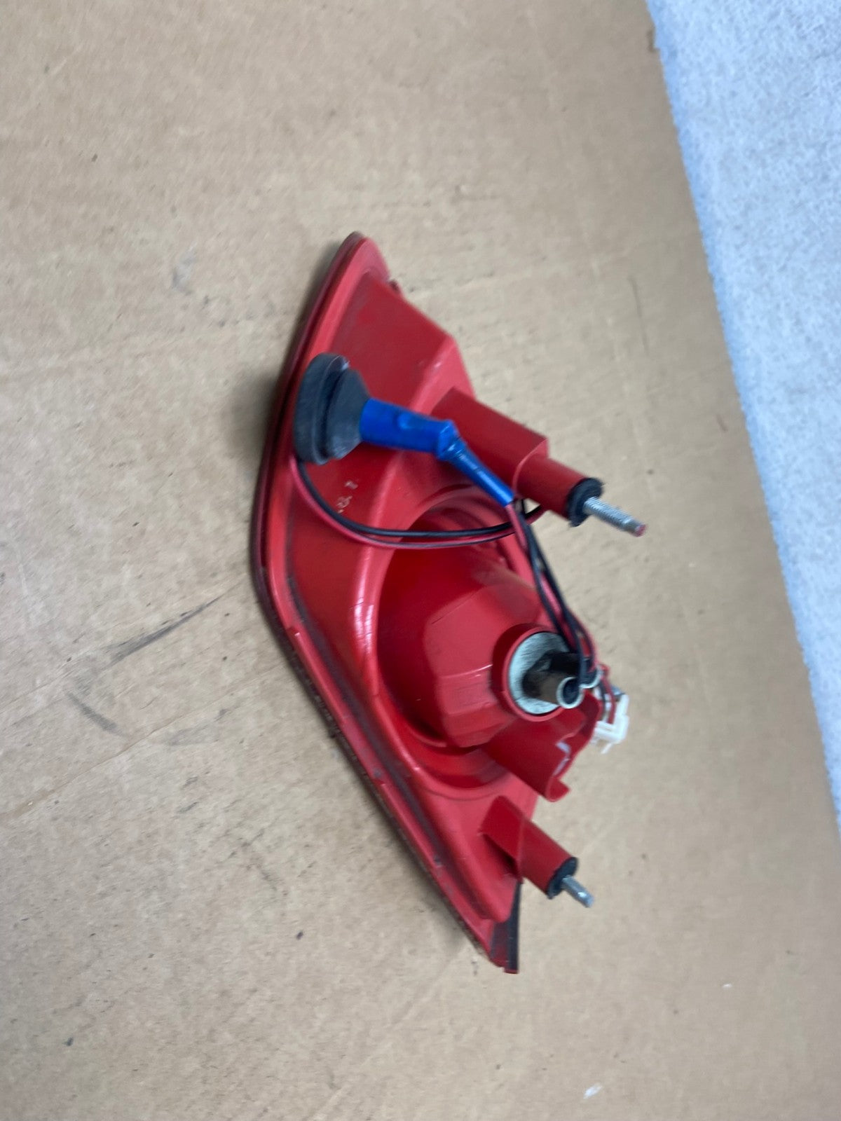 2003-2005 Infiniti FX35 FX45 Right Passenger Red Inner Tail Light AD5367 LK4