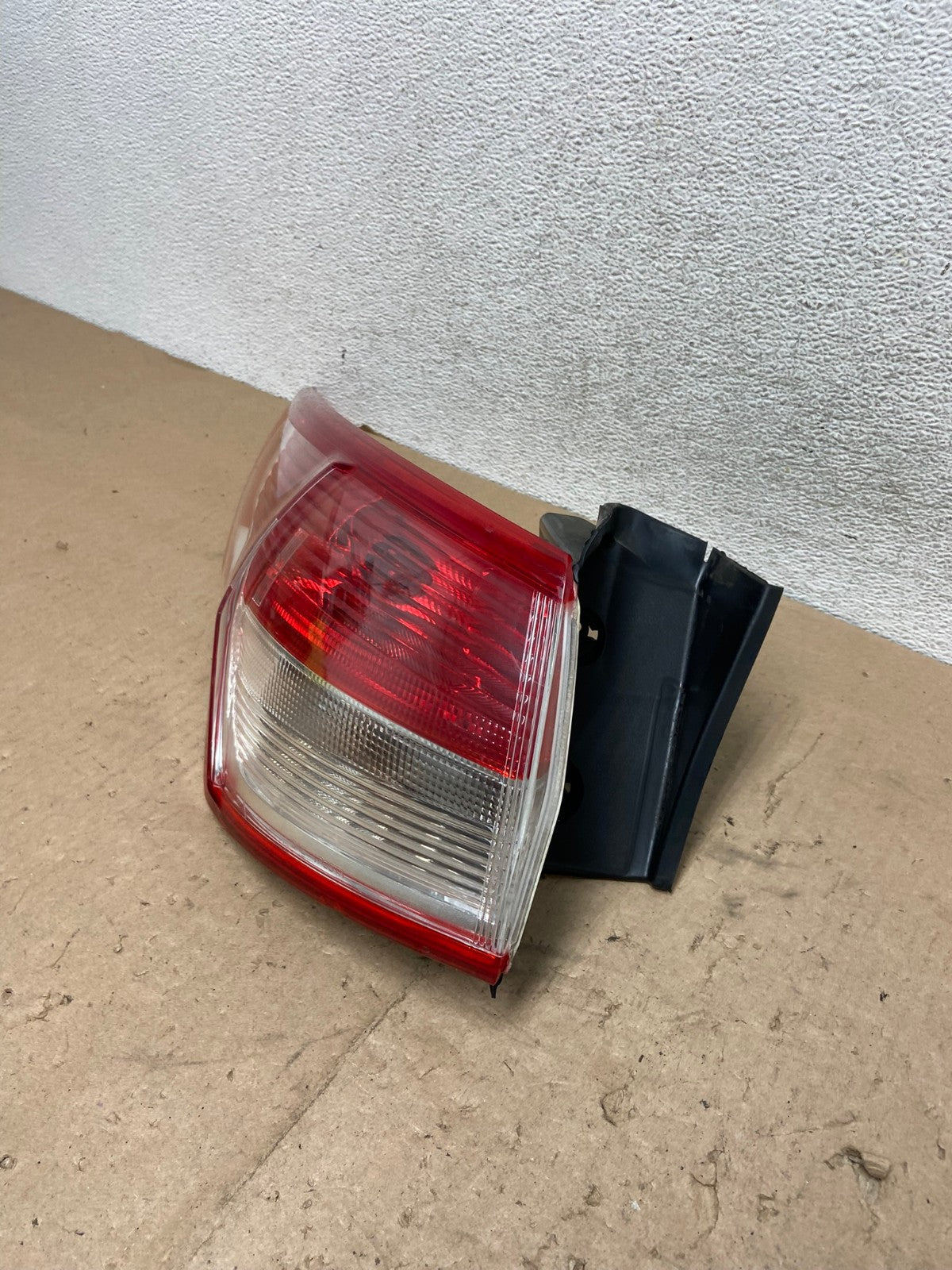 2013 to 2016 Ford Escape Left Driver LH Side Tail Light AG5489 LK1