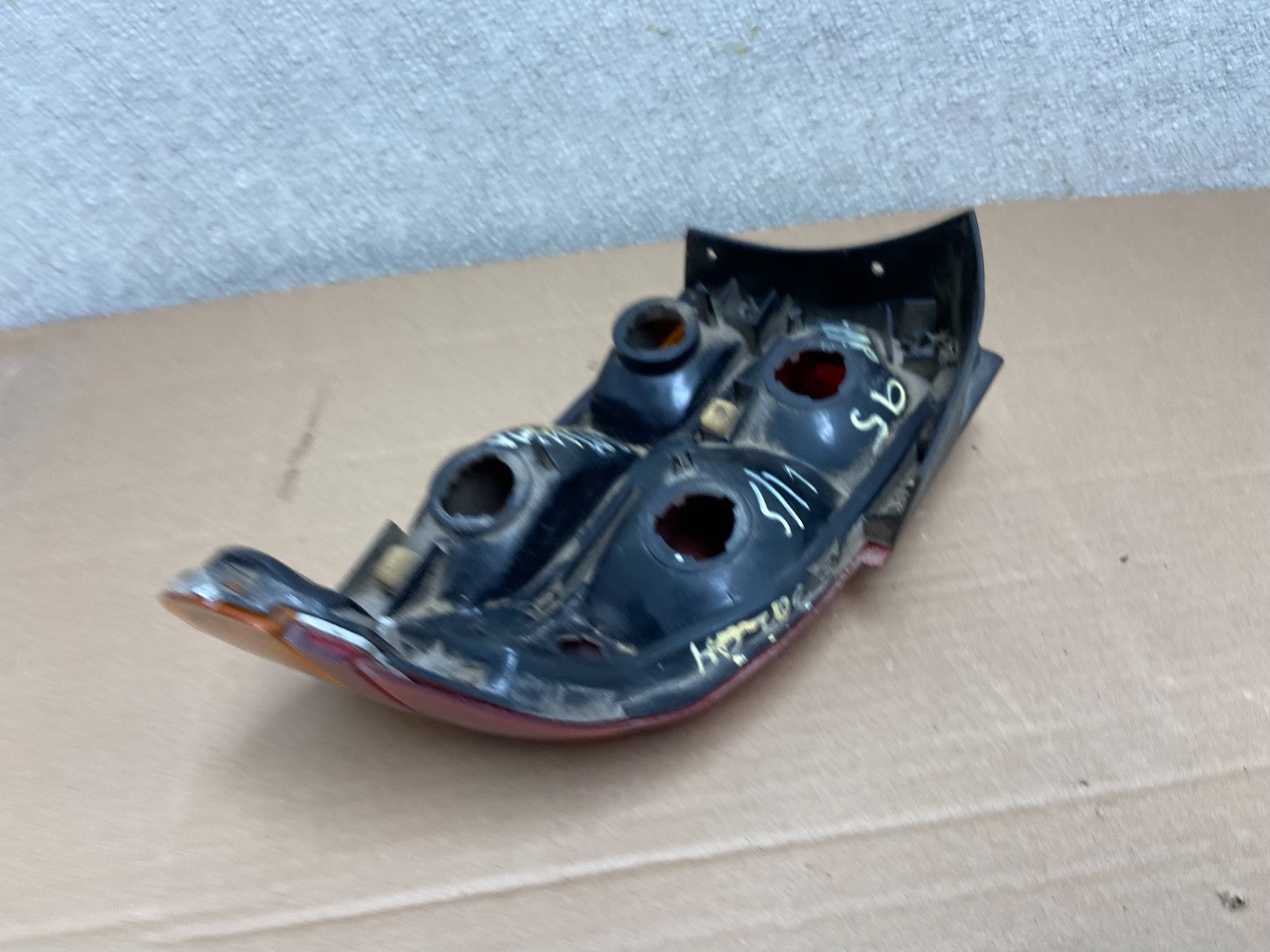 1993 - 1995 Saturn SL S-Series Left Driver LH Side Tail Light OEM AA8617 DW4