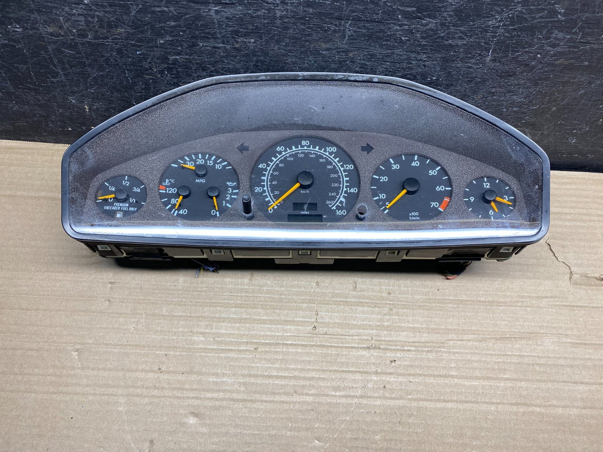 1996 to 1999 Mercedes W140 S420 Instrument Cluster Speedometer AH9932 DG0