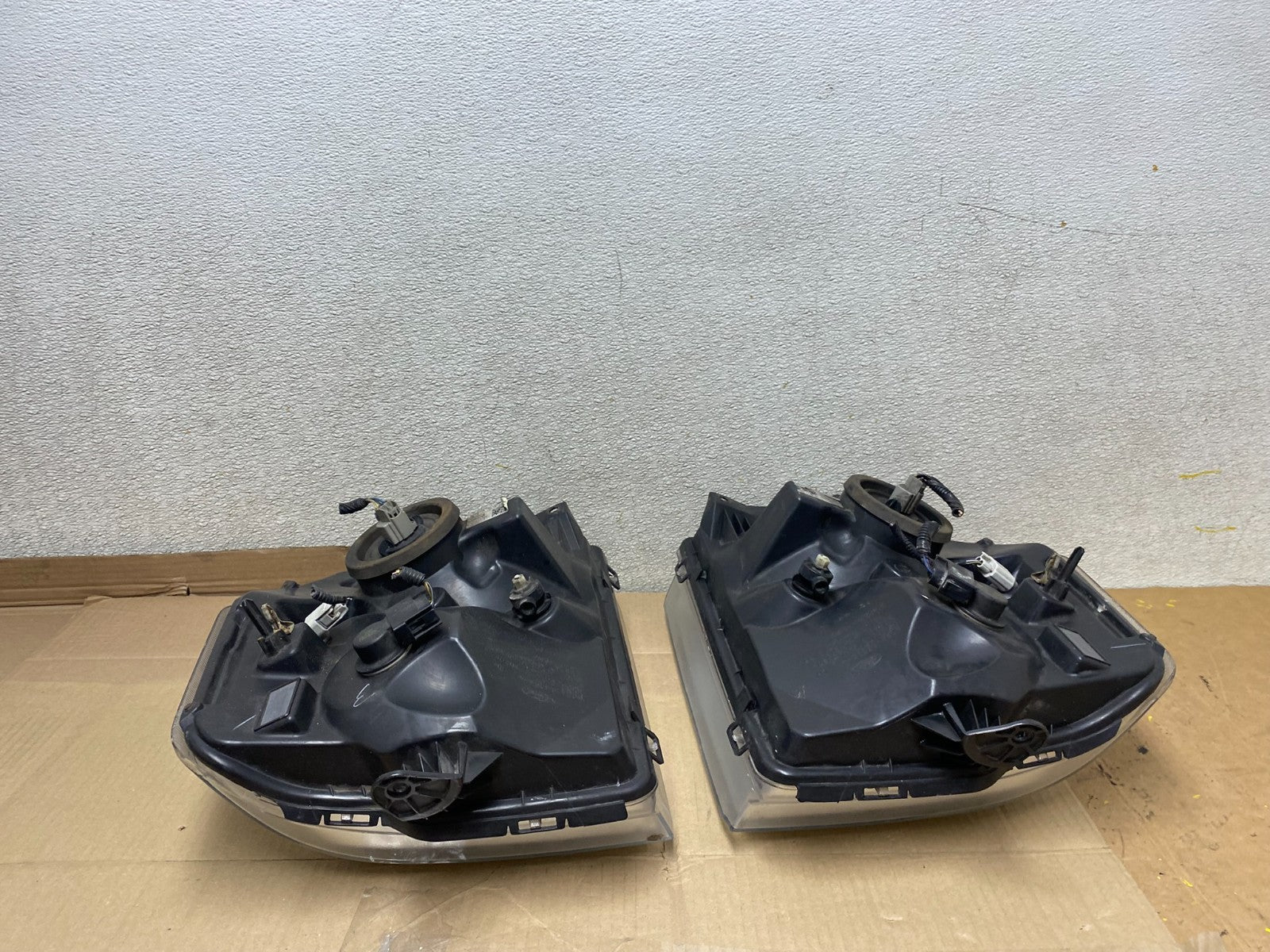 2008-2014 Ford Econoline E150 E250 E350 Left+Right Headlights U2763 DW14