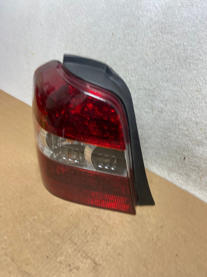 2004-2007 Toyota Highlander Left Driver LH Side Tail Light AI3336 LK1