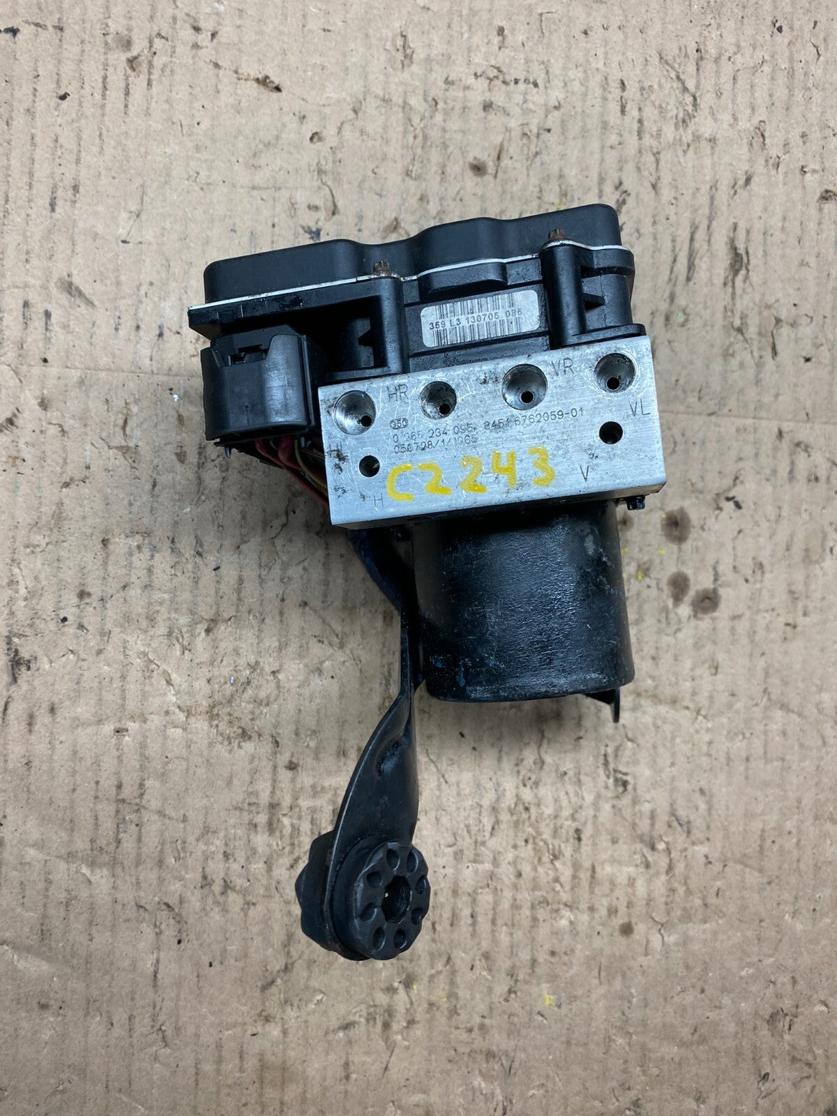 2004 2005 2006 BMW X3 ABS Anti-Lock Brake Pump 3451 6773012-0 OEM C2243 DG13