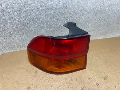 1999 2000 2001 Honda Odyssey Left Driver LH Side Tail Light OEM Z7926 DW0