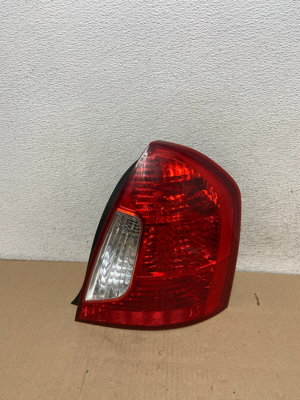 2006-2011 Hyundai Accent Sedan Right Passenger Side Rh Tail Light AG6636 LK0