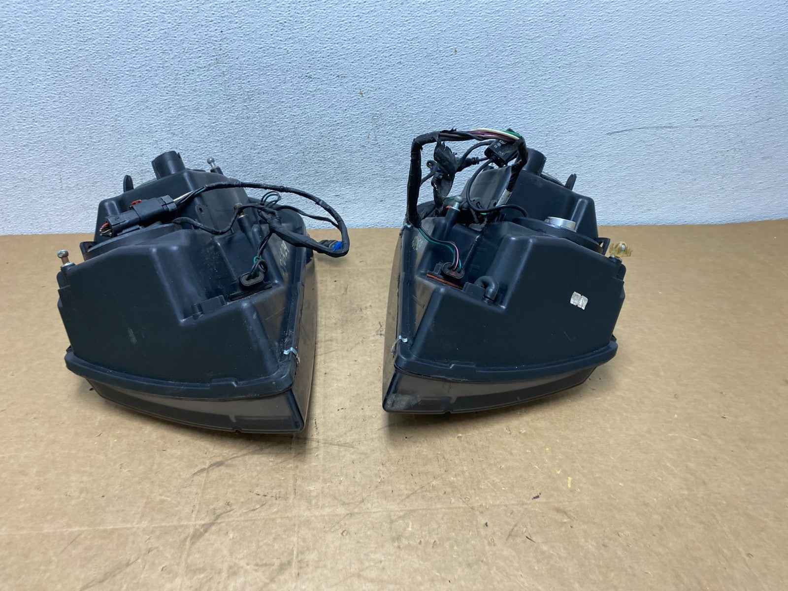 1999 - 2004 Jeep Grand Cherokee Left+Right Set Halogen Headlights AD6329 DW9