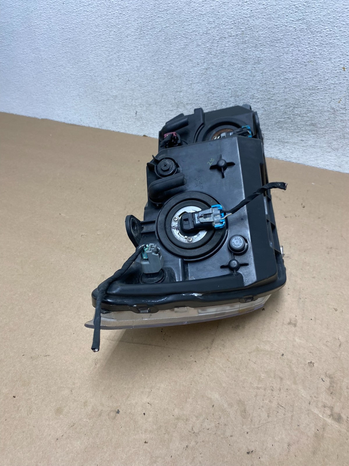 2009 to 2017 Dodge Journey Headlight Left Driver Lh Side Halogen AG4537 DW8