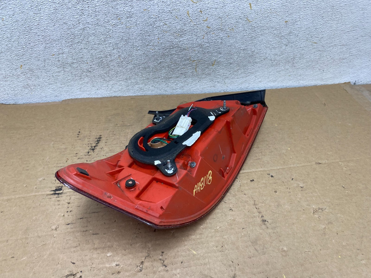 2007 to 2013 Infiniti G35 G37 Sedan Right Passenger Rh Tail Light AH8118 DW5