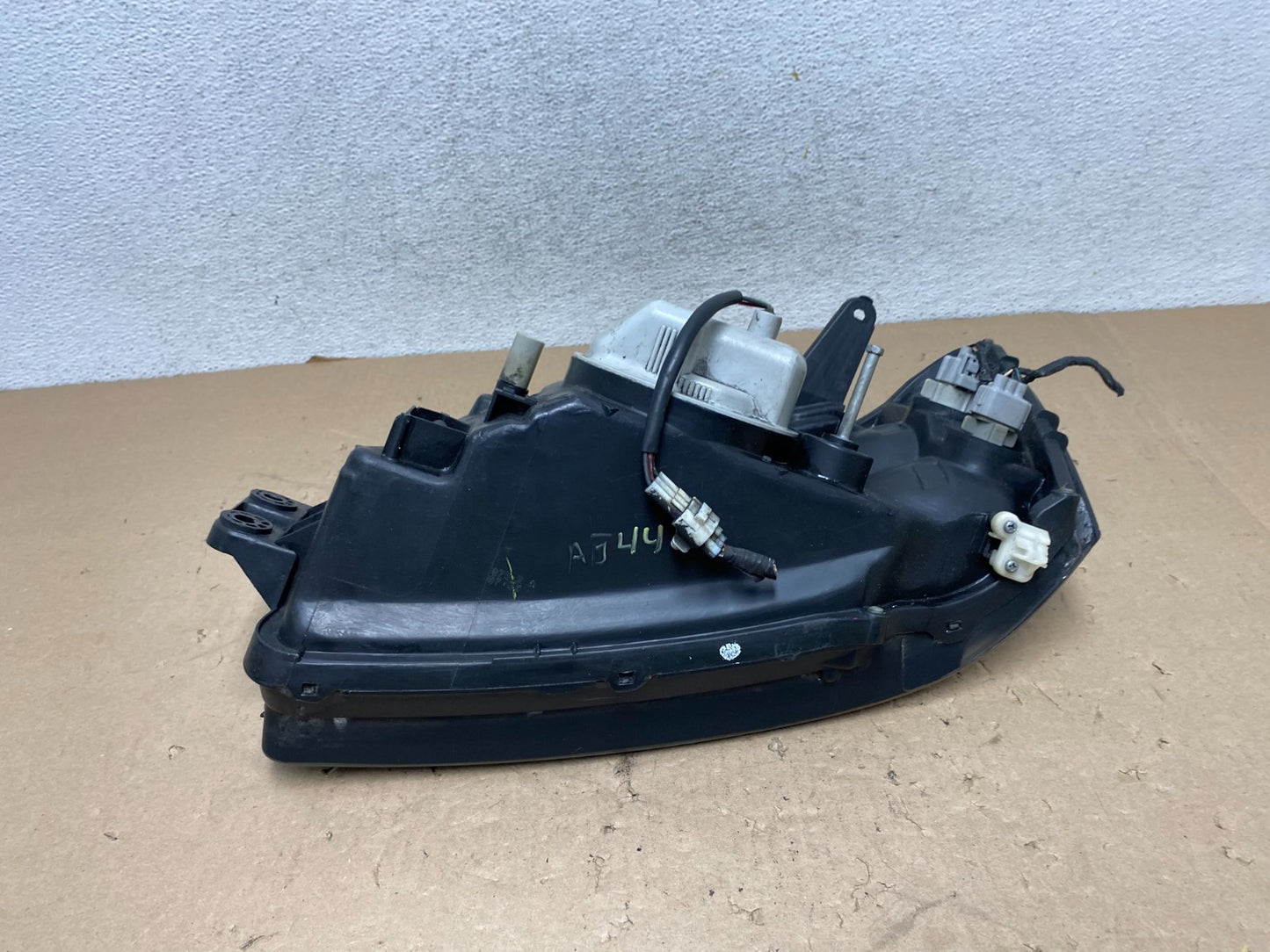 2001 to 2004 Subaru Legacy Outback Right Passenger Rh Headlight AG4418 DW6