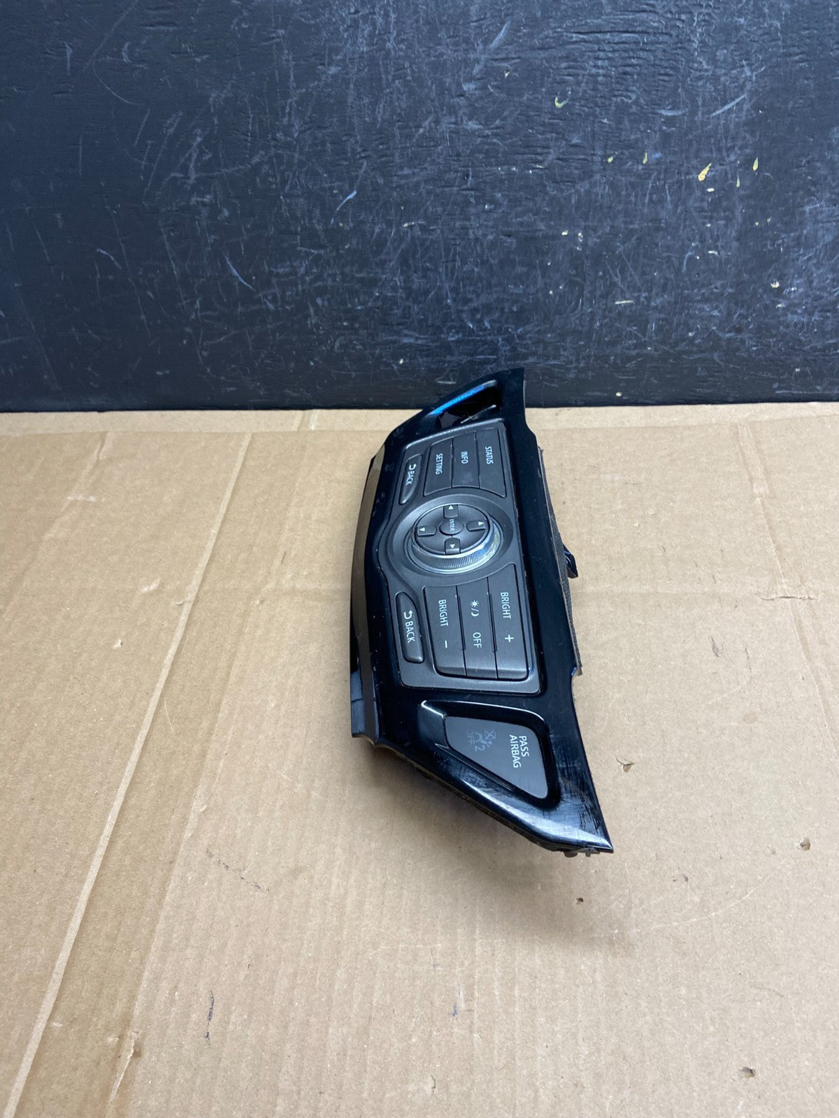 2013 to 2018 Nissan Pathfinder Radio Audio Climate Control AD2094 DG2