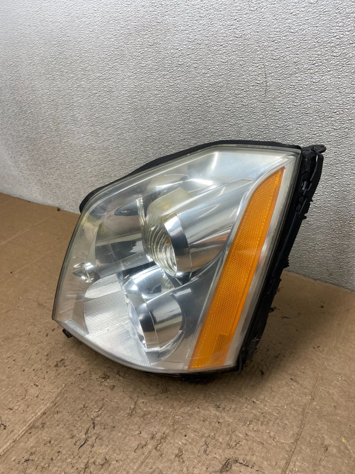 2006 to 2011 Cadillac DTS Left Driver Lh Xenon Hid Headlight Oem AA4230 DW1