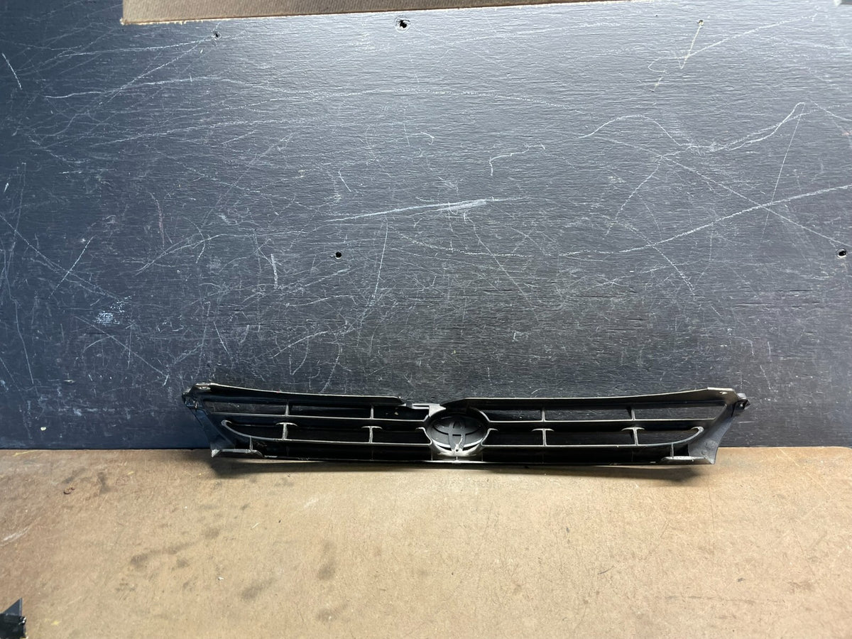 1994 1995 1996 Toyota Camry Front Upper Grill Grille M3047 PS5