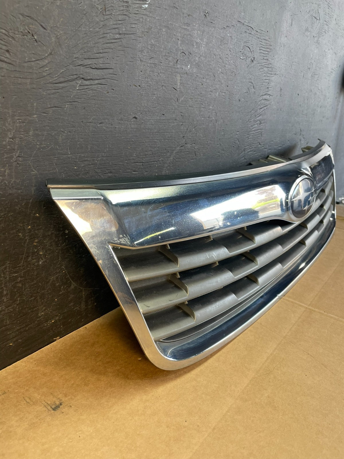 2009 2010 Subaru Forester Front Upper Chrome Grille Grill AE0845 DG2