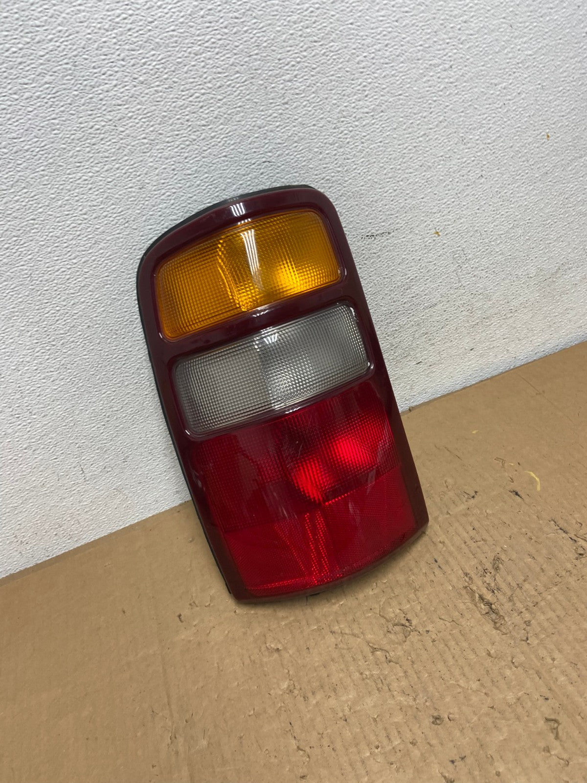 2000 - 2006 Chevrolet Suburban Tahoe Yukon Left Driver LH Tail Light AD1147 LK2