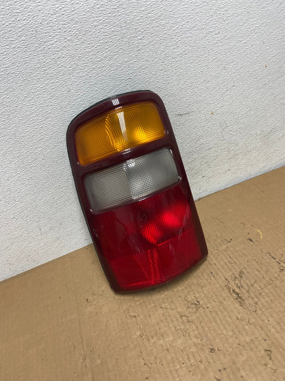 2000 - 2006 Chevrolet Suburban Tahoe Yukon Left Driver LH Tail Light AD1147 LK2