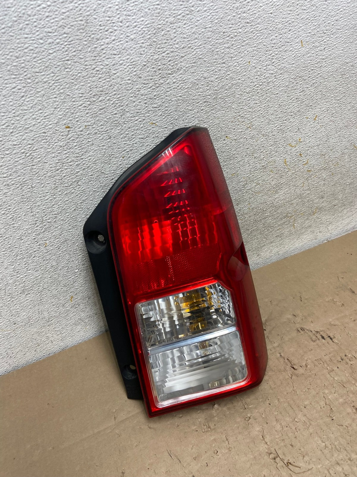 2005 to 2012 Nissan Pathfinder Right Passenger RH Side Tail Light AI2478 LK2