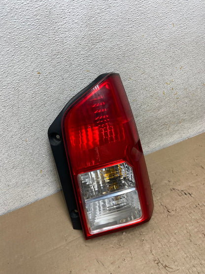 2005 to 2012 Nissan Pathfinder Right Passenger RH Side Tail Light AI2478 LK2
