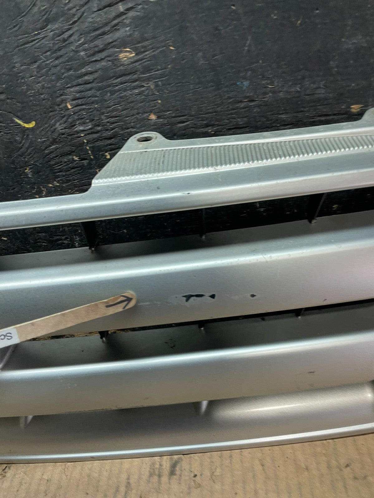 2001 to 2003 Toyota Highlander Front Upper Grille Grill With Emblem OEM Y6638 DG4