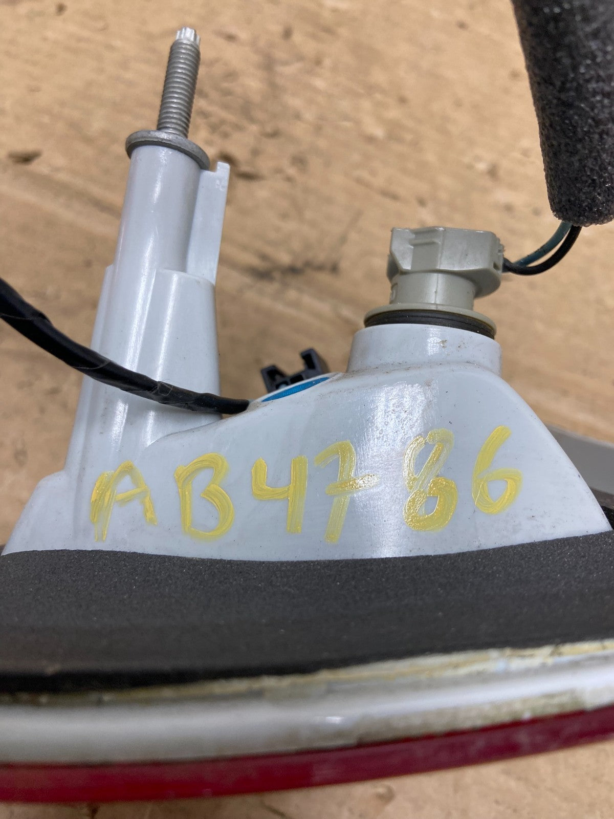 2013 to 2016 Ford Escape Left Driver LH Side Inner Tail Light OEM AB4786 LK6